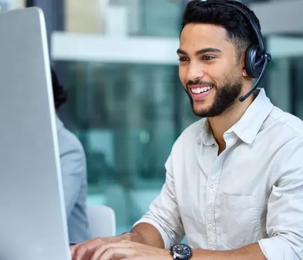 Helpdesk aan het bellen Helpdesk aan het bellen